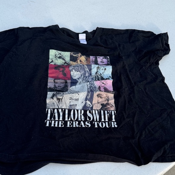 Taylor Swift The Eras Tour Black T-Shirt - Picture 1 of 1